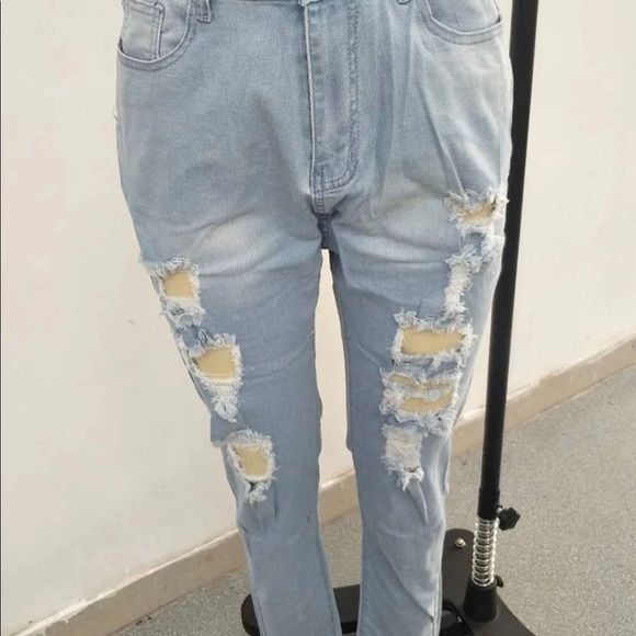 Ripped light blue jeans - Picture 2 of 3